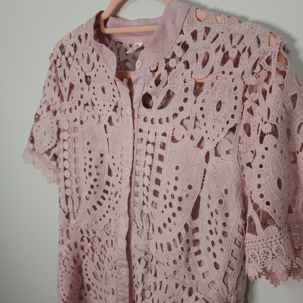 Elegant Lace Midi Dress in Pink